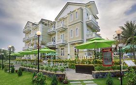 Golden Bell Backpacker Hotel&Pool Bar